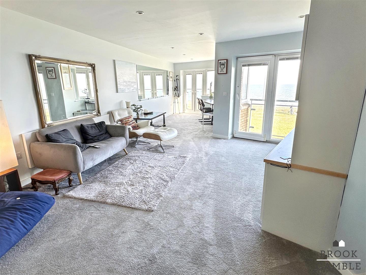 2 Bedroom Apartment - Purpose Built. 12 San Diego Way in Eastbourne,  5